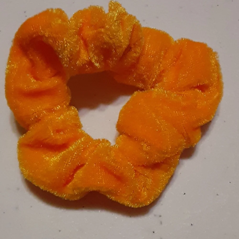 Scrunchie Set - Picture 2 of 4